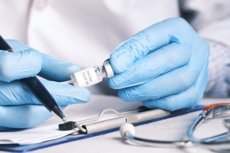 Le varianti Delta e Delta Plus del coronavirus potrebbero essere resistenti a determinati anticorpi