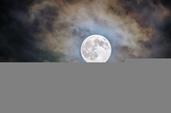 La Cina costruisce la luna artificiale e ne simula le condizioni di bassa gravità sulla Terra