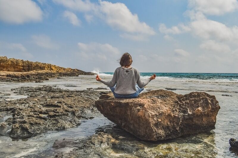 Meditazione: consigli utili per chi vuole iniziare a percepire sé stesso