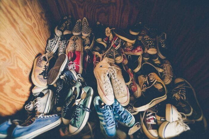 Educazione o igiene: ecco perchè non indossare scarpe dentro casa è importante