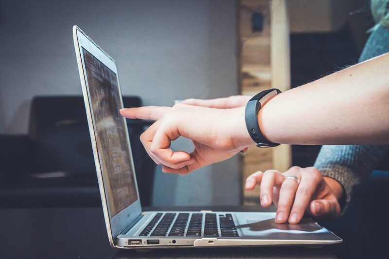 Perché i cattivi annunci pubblicitari vengono visualizzati su autorevoli siti web