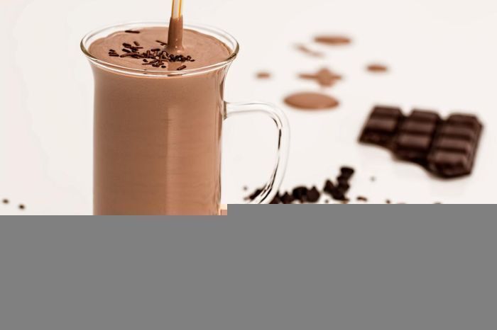 Il latte al cioccolato è un’ottima bevanda rigenerante, la scienza lo conferma