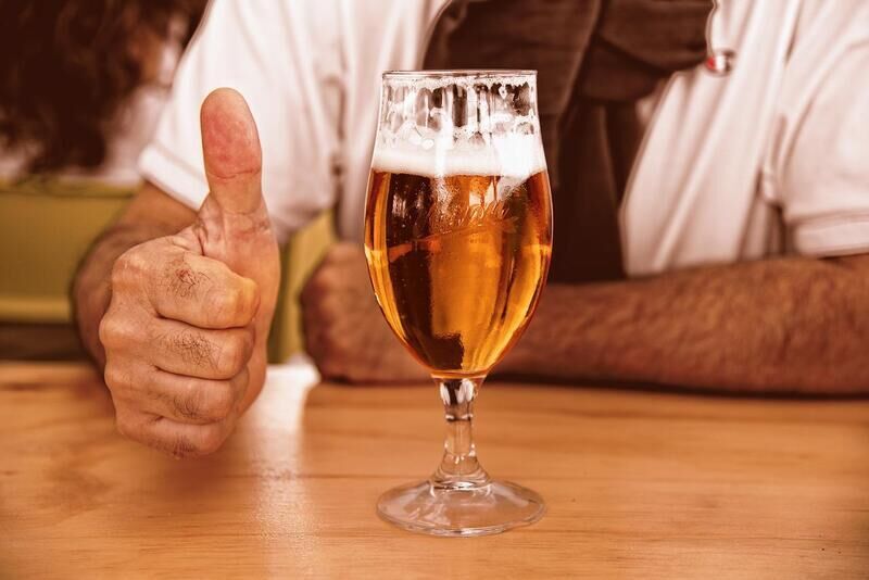La birra chiara potrebbe ridurre il rischio di malattie negli uomini