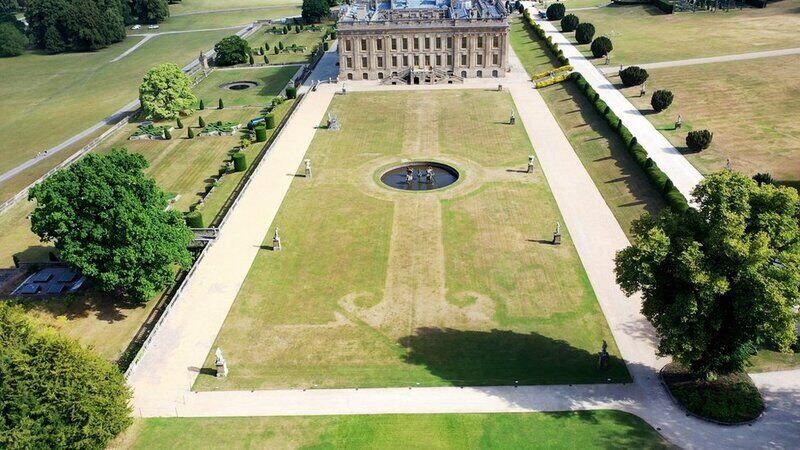 L’ondata di caldo rivela un giardino nascosto da quasi 3 secoli