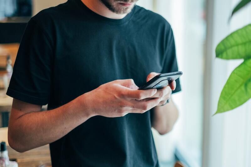 Caldo estivo: come evitare il surriscaldamento dello smartphone