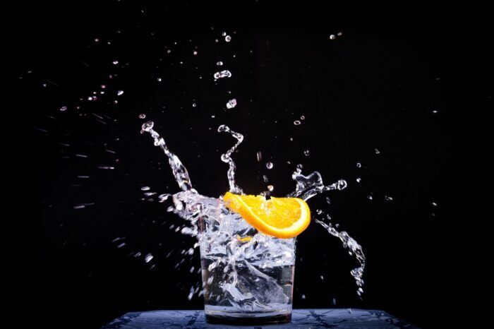 I nutrizionisti sfatano il mito del bere 8 bicchieri d’acqua al giorno