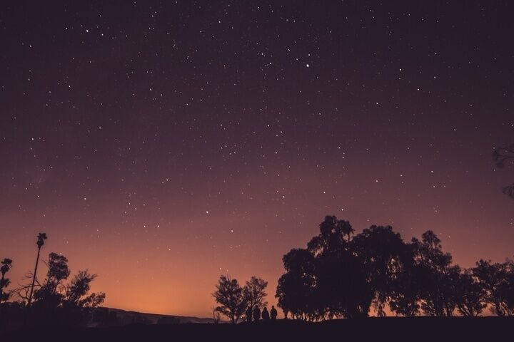 Pubblicità nello spazio: in futuro potremmo mostrare annunci nel cielo delle città