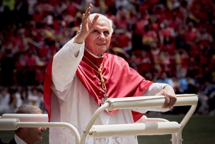 Morto papa Ratzinger, il papa emerito aveva 95 anni