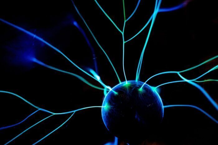 Energia oscura: l’effetto lensing gravitazionale ci aiuta a conoscerla