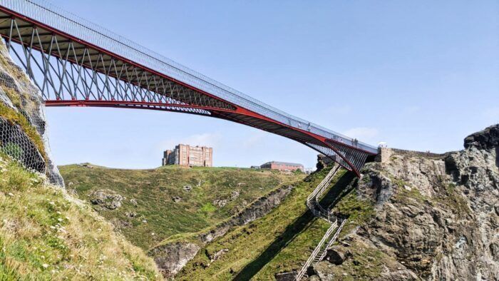 San Valentino 2023: viaggio a Tintagel Castle, il secondo sito storico più popolare in Inghilterra