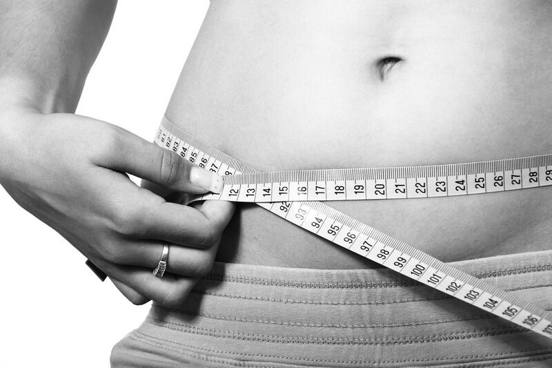 Alimentazione: mangiare meno calorie ci aiuta a rimanere più giovani