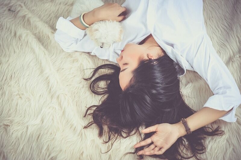 Come trascorrere l’ora prima di dormire per favorire un sonno riposante