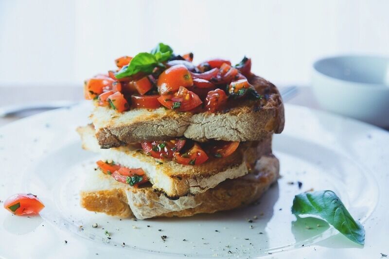 Come seguire la dieta mediterranea per una vita sana e nutriente: 8 modi efficaci