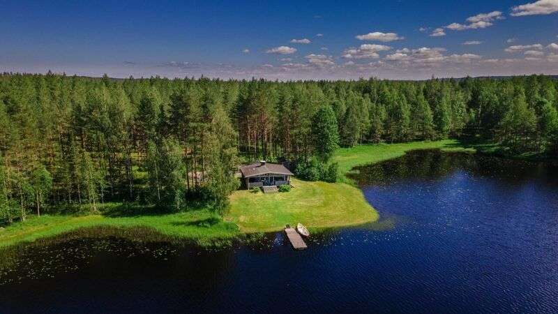 Ulko-Tammio: l’isola turistica in Finlandia che promuove digiuno digitale con smartphone riposti in Tasca