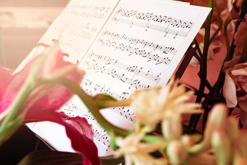Gli scienziati utilizzano l’IA e l’attività cerebrale inconscia per identificare le hit musicali con accuratezza elevata