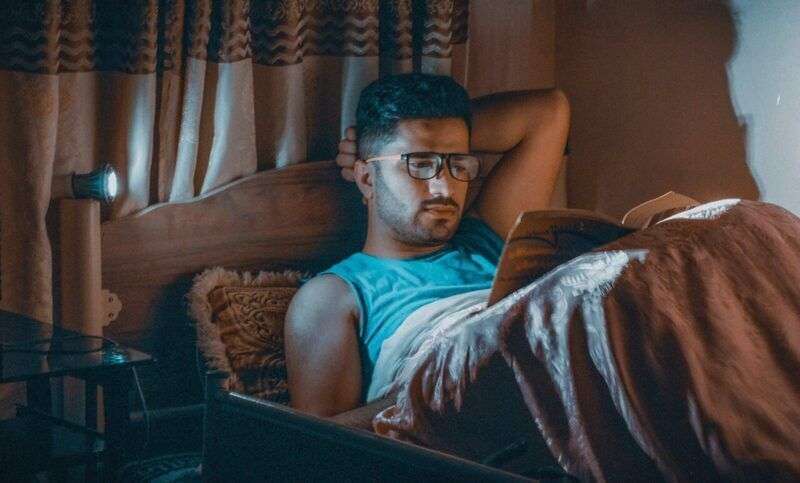 Leggere prima di dormire: come la lettura prima di andare a dormire può favorire il sonno