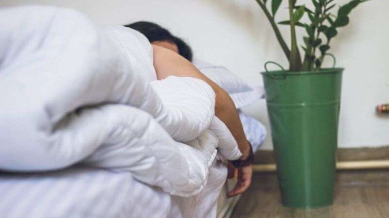 Occidentali contro Asiatici: chi dorme di più nei fine settimana?