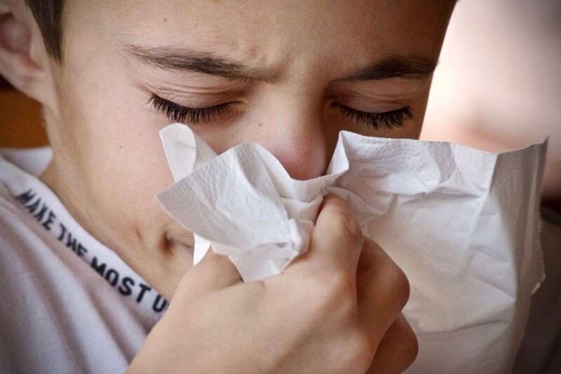Muco nasale rosso o rosa: cause e rimedi