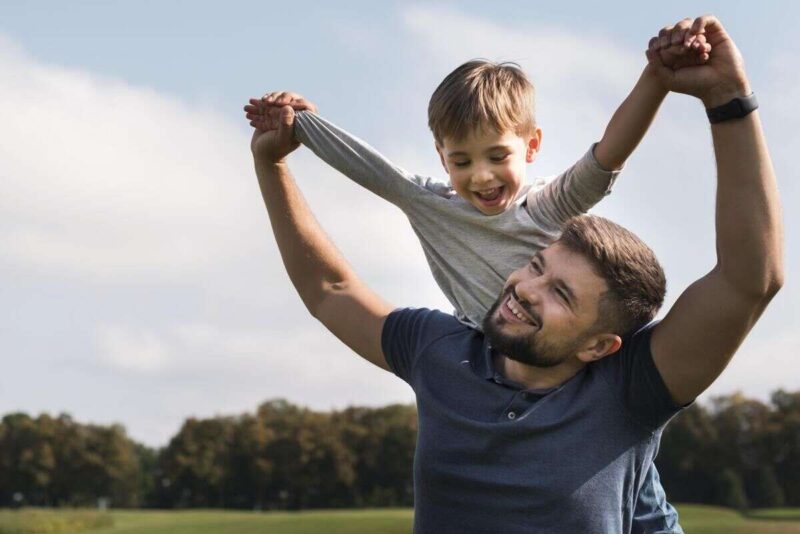 Ruolo costruttivo dello stress paterno per un futuro migliore per i bambini