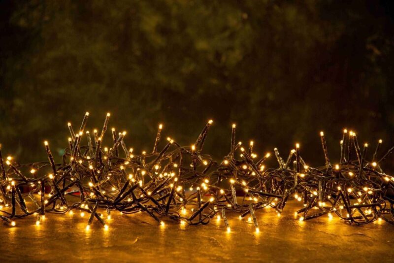 Illuminando il passato: la storia affascinante delle luci di Natale