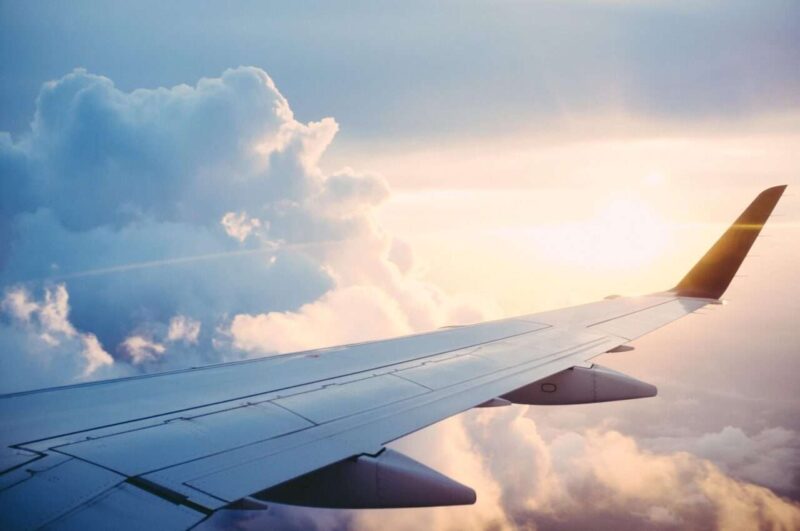 Viaggiare nel tempo reale: la relatività dell’invecchiamento in aereo
