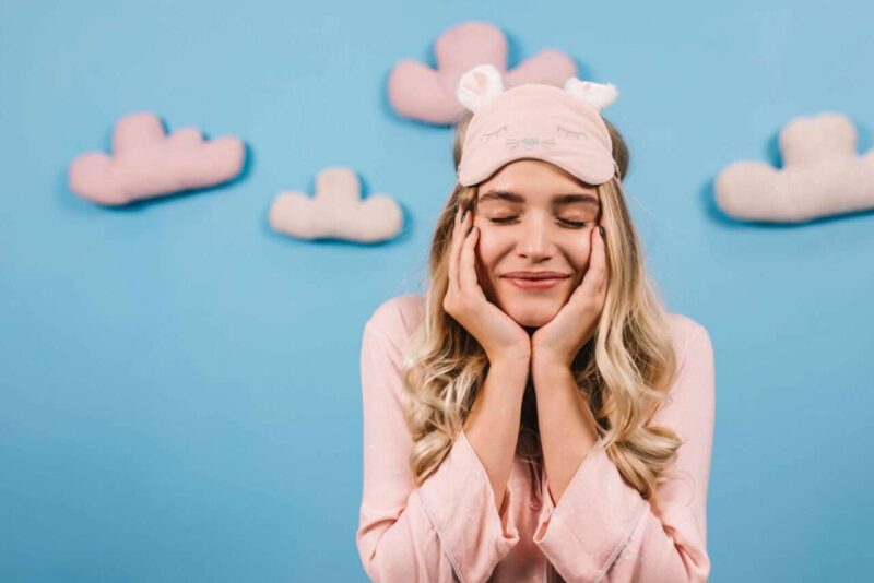 Sonno e alimentazione: i cibi che aiutano a dormire bene