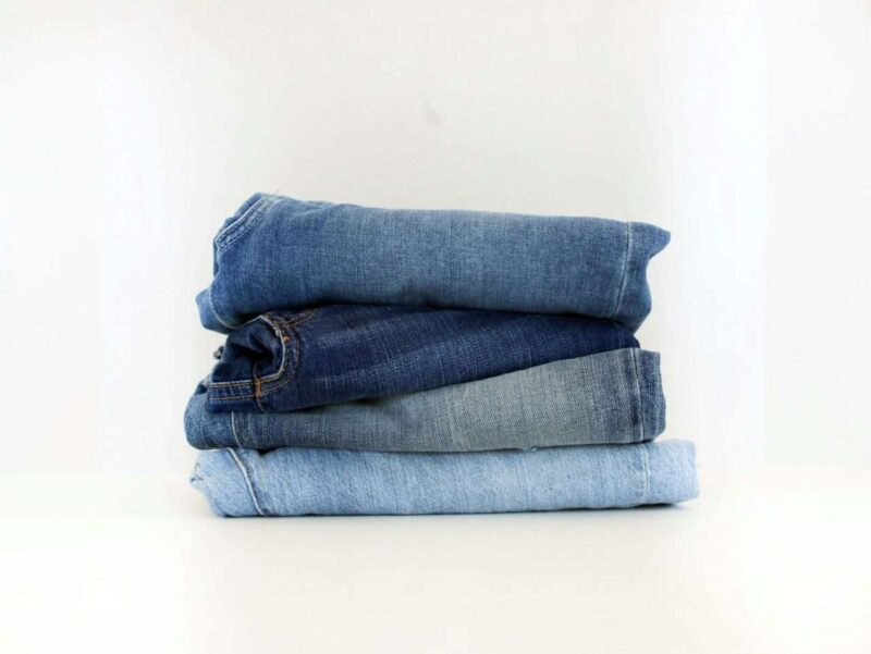 Salviamo l’ambiente con i jeans: una nuova tecnica di tintura rivoluzionaria