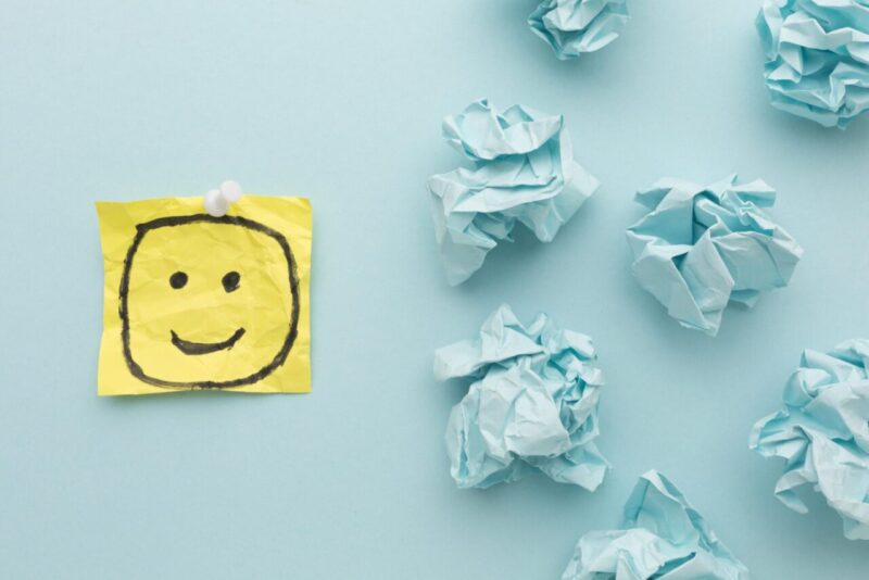 Le persone ipercritiche e la pagliuzza nell’occhio: un’analisi profonda
