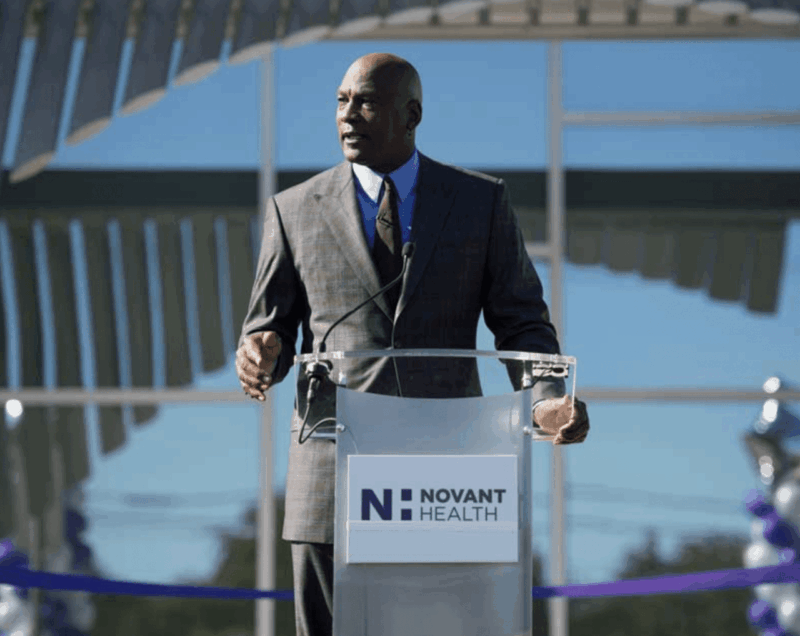 Michael Jordan Celebra l’Apertura della Nuova Clinica Sanitaria NC Dopo una Donazione di 10 Milioni di Dollari