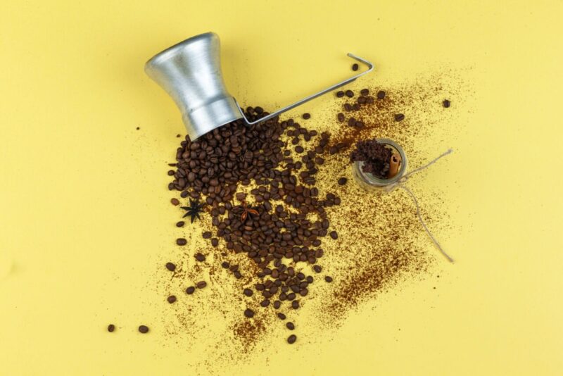 Scoperto Nuovo Uso dei Fondi di Caffè: Cemento Più Forte del 30%