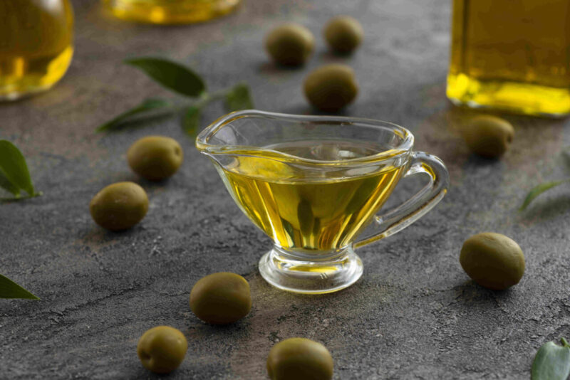 Benefici dell’Olio di Oliva: Un Elisir di Salute e Bellezza