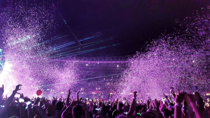 Coldplay e l’Innovazione Sostenibile: Vinile in Plastica Riciclata