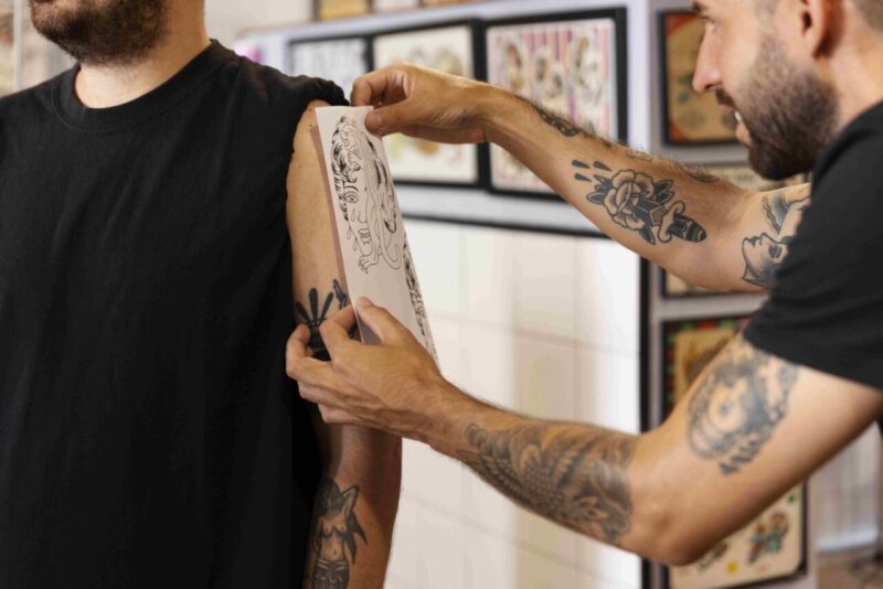 L’Inchiostro dei Tatuaggi Aumenta il Rischio di Linfoma del 20%