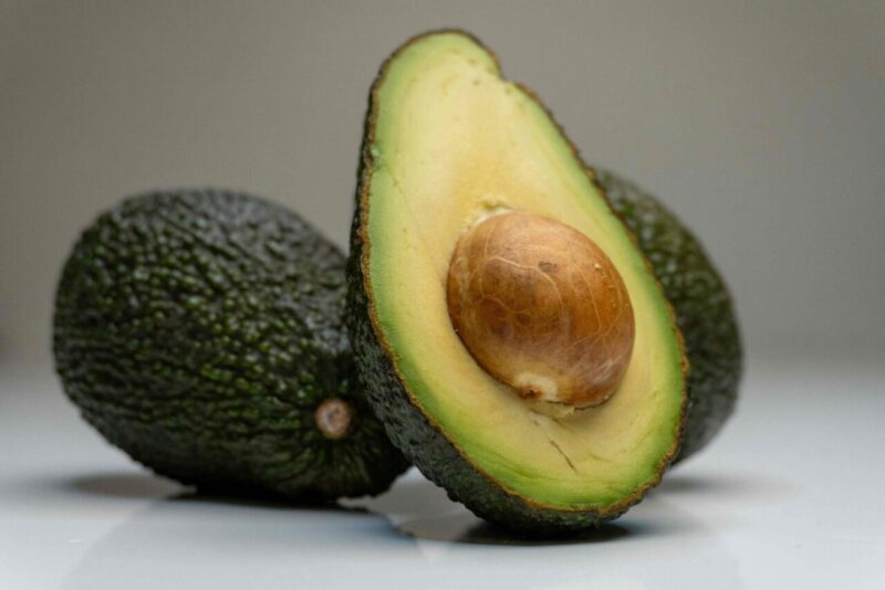 Gli Avocado: Un Problema Nascosto dietro il Superalimento