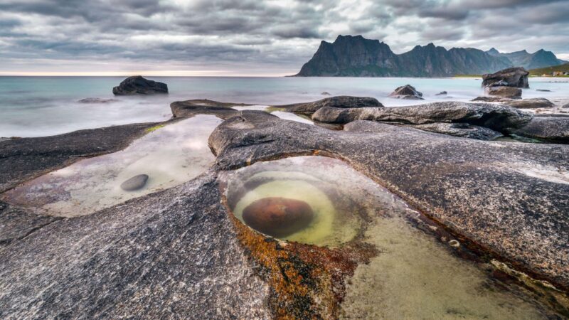 L’Incredibile Occhio del Drago Norvegese: Un’Affascinante Meraviglia Geologica