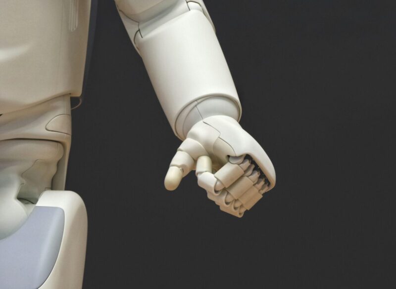 Robot umanoidi in sala operatoria: la chirurgia del futuro è iniziata