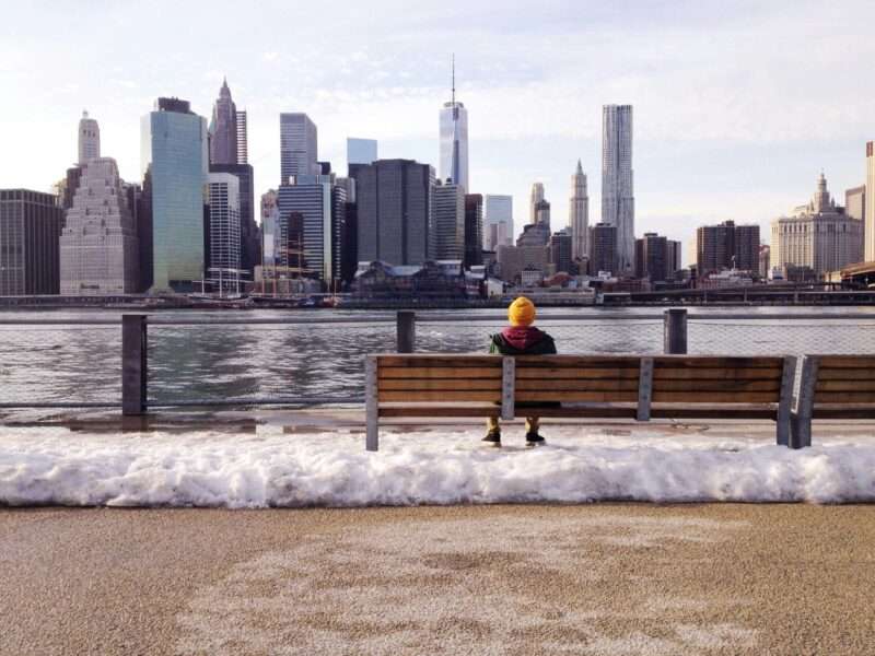 Il Fenomeno del Benching: Riconoscere e Affrontare il Limbo Affettivo nelle Relazioni