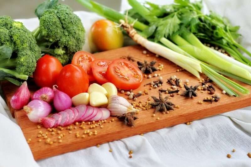 Alimentazione e Cervello: una dieta equilibrata migliora le funzioni cognitive e previene le malattie
