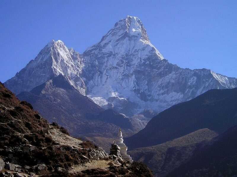 L’Everest è più Alto di Quanto Dovrebbe Essere: Misterioso Fiume ne Ha Aumentato l’Altezza