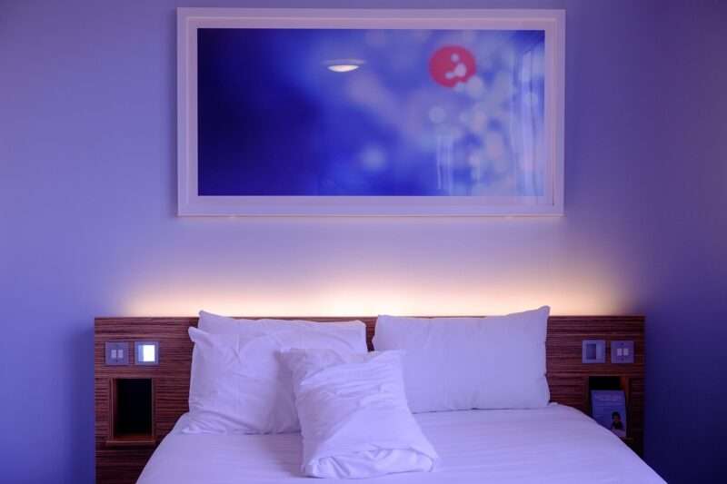 Perché Gli Hotel Usano Sempre Lenzuola Bianche?