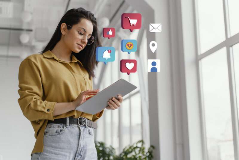 Tra invidia e ispirazione: come trovare il giusto equilibrio nella comparazione sui social