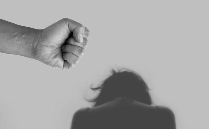 Sindrome di Stoccolma: quando la vittima difende il carnefice
