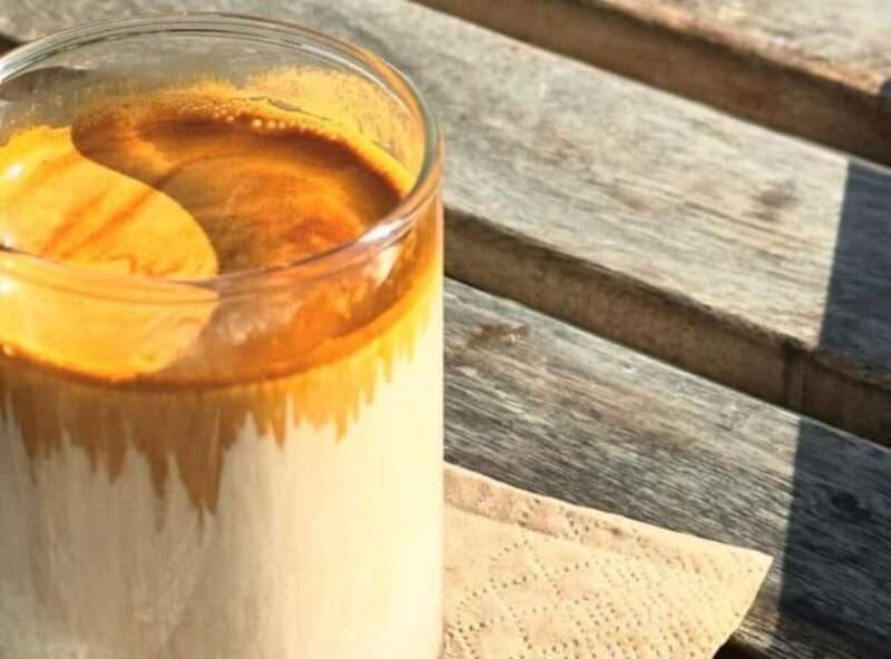 Dirty Coffee: la bevanda che ha conquistato la generazione Z