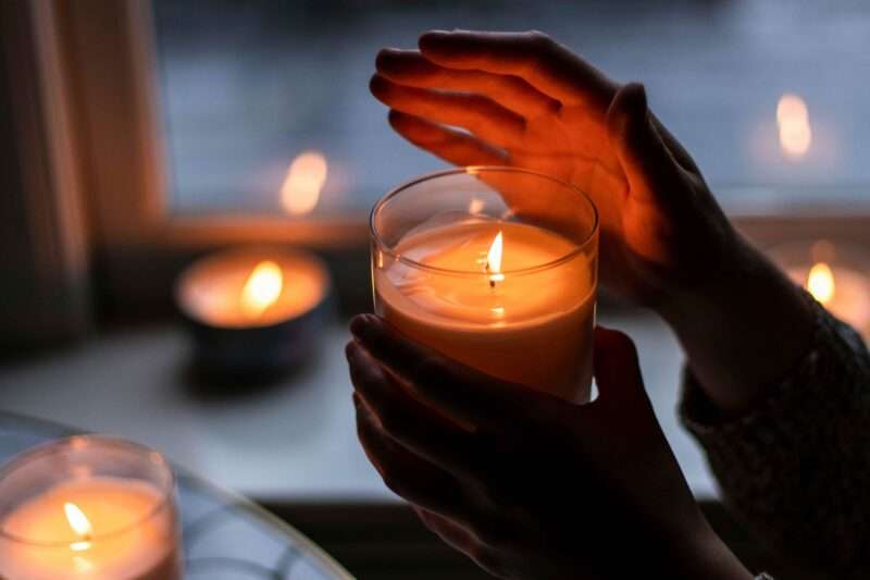 Candele profumate e inquinamento: sono davvero dannose per la salute?