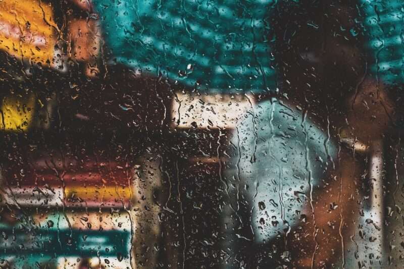 Piove sempre nel weekend? Forse è colpa nostra, dice la scienza
