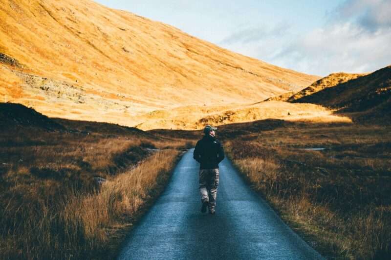 Camminata post-pasto: la “fart walk” fa davvero bene alla salute?