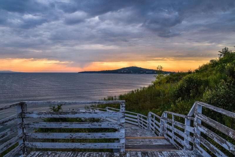 Perché vivere vicino al mare può allungare la vita (ma nessuno sa come)