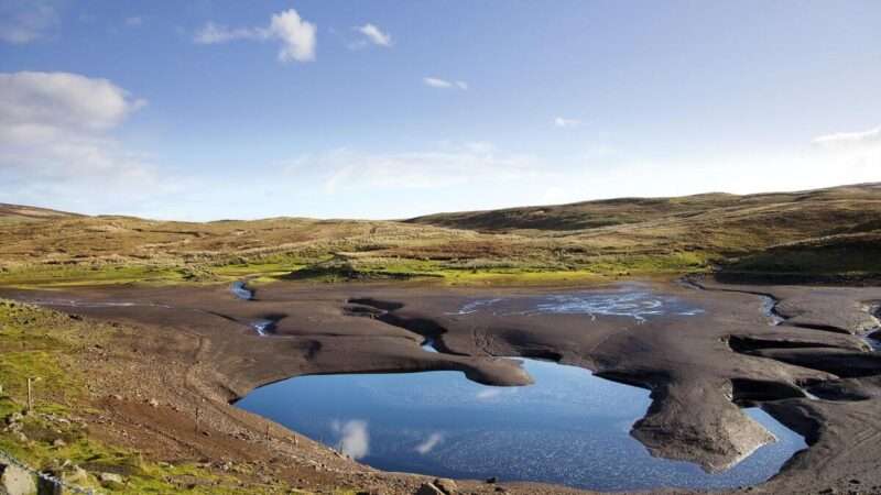 Il lago che scompare e riappare: il mistero di Loughareema