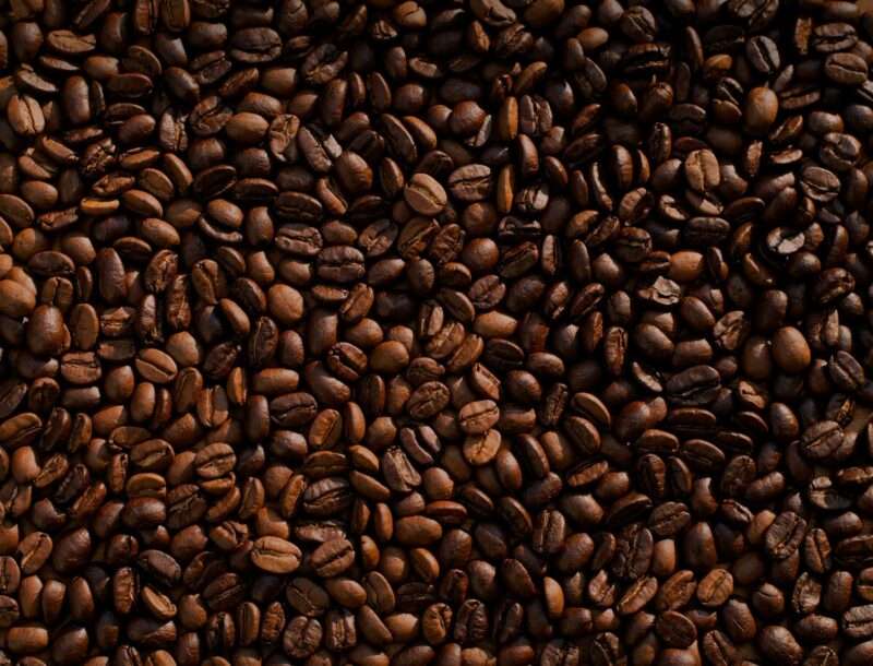 Ridurre la caffeina può rendere i sogni più vividi: ecco perché