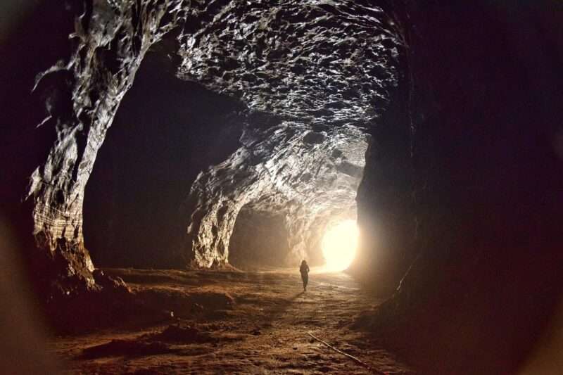 Luci UV222: la nuova frontiera contro allergie e asma negli ambienti chiusi